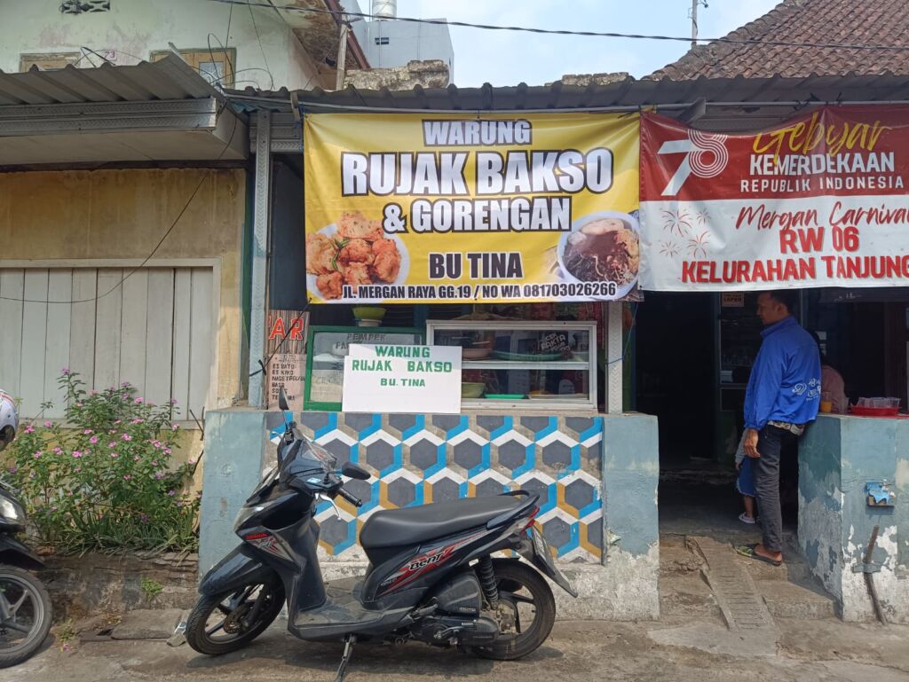 Nyicipi Keunikan Rujak Bakso di Kota Malang, Harganya Murah