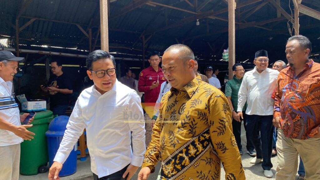 Caption : Bakal Calon Wakil Presiden (Bacawapres) Abdul Muhaimin Iskandar saat kunjungan ke Pabrik Rokok yang bertempat di Kecamatan Pagelaran, Kabupaten Malang (Blok-a.com / Putu Ayu Pratama S)