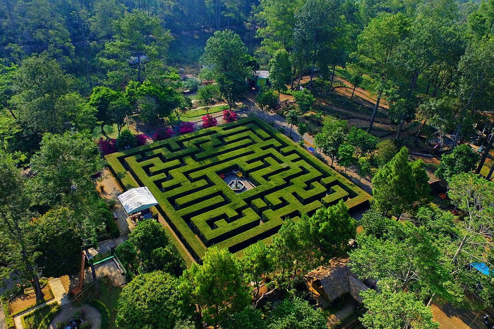 Kecamatan Pujon Malang Punya Wisata Labirin bak di Istana Inggris, Ini Lokasi dan Harga Tiketnya
