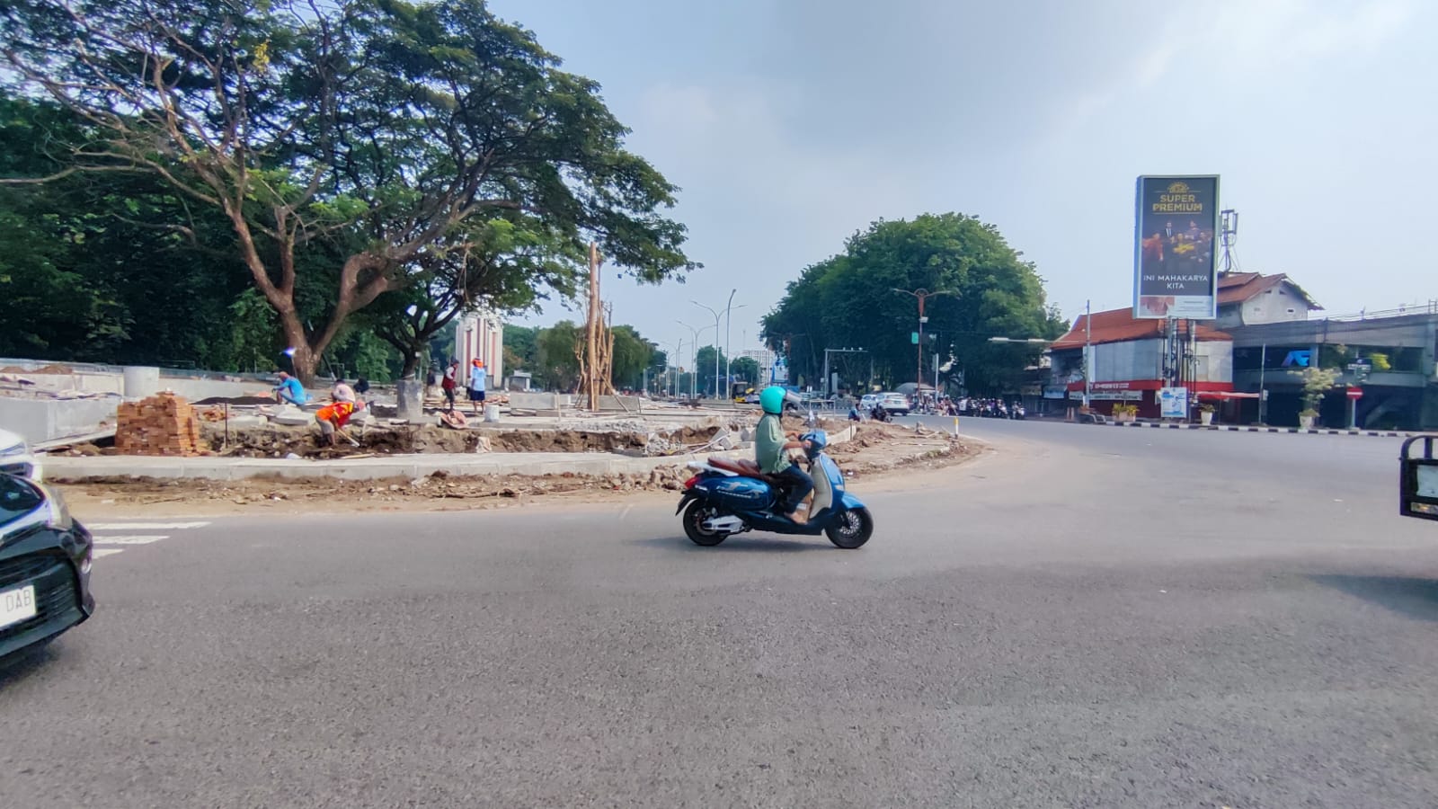 Teks foto : Kondisi alun-alun Sidoarjo, setelah di revitalisasi