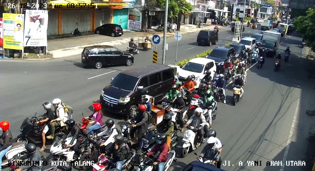 Pantauan CCTV Malang Kota di Jalan A Yani Arah Utara, Selasa (26/12).