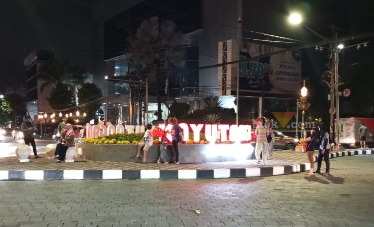 Suasana Kayutangan Heritage di malam hari. (blok-a.com/Satria)