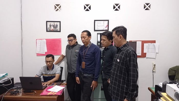 Bawaslu Kota Malang melakukan kunjungan ke Kantor KPU Kota Malang Jumat (8/12/2023) untuk membahas pindah pilih. 