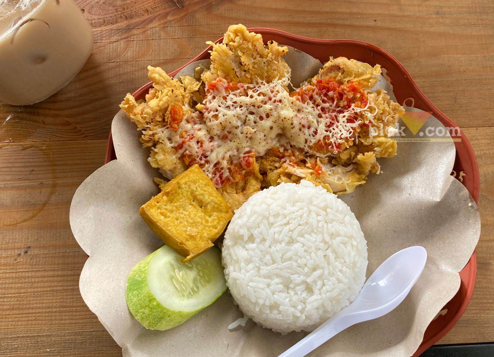 Ayam geprek mozarella di Warung Ayam Geprek Sambal Bule Kepanjen, Kabupaten Malang (Blok-a.com/ Putu Ayu Pratama S)