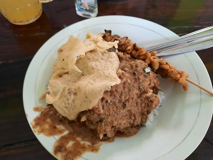Nikmatnya Sarapan Pecel Sleko di Sebelah Jembatan Tunggulmas Kota Malang