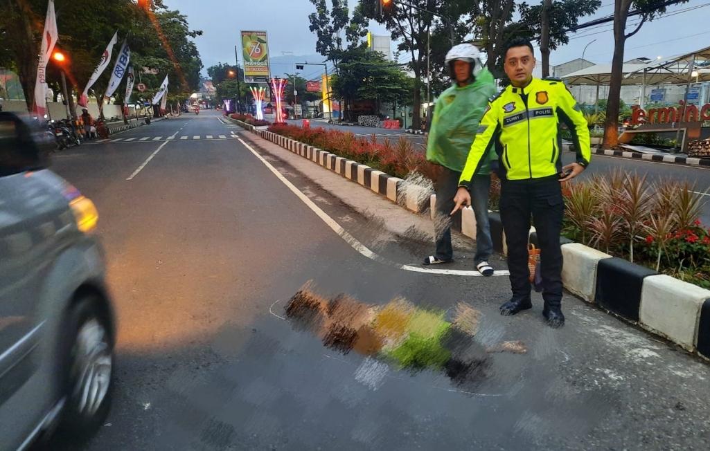 Nenek 76 Tewas Tertabrak Motor Saat Menyebrang Ke Pasar Among Tani Kota Batu