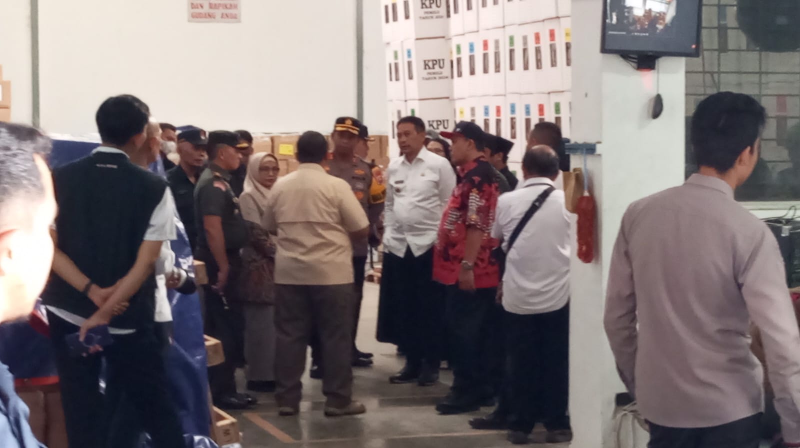 Pj Wali Kota Malang Kunjungi Gudang Logistik KPU, Sebut Persiapan Sudah 90 Persen