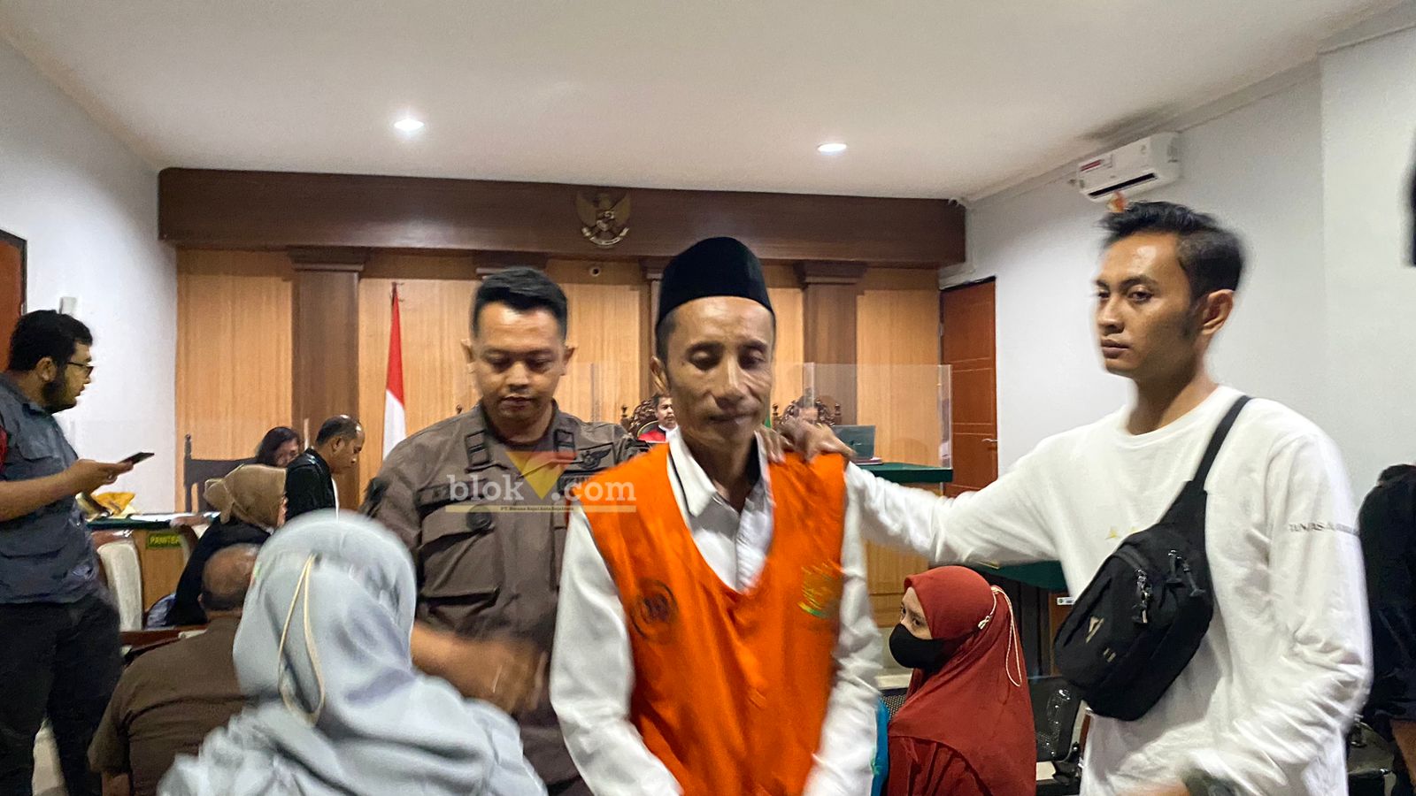 Dok! Terdakwa Gus Tamyis Diputus Hukuman 15 Tahun Penjara Atas Kasus Pelecehan Santriwati di Malang