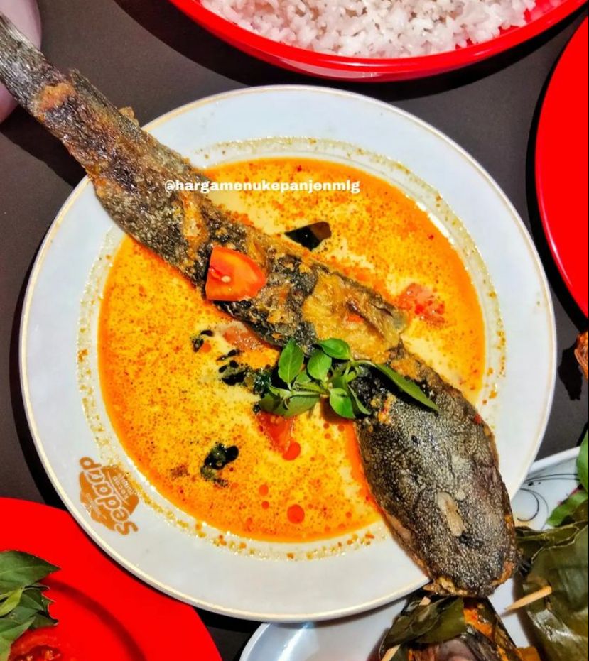 keberadaan warung nusantara juga kalah eksis, seperti contohnya Warunk Darling di Kepanjen, Kabupaten Malang.