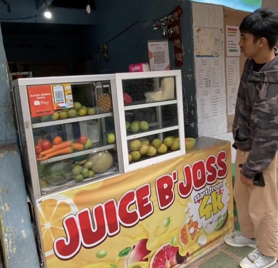 Kota Malang, Blok-a.com - Jus adalah minuman yang menyegarkan dan kaya akan vitamin. Selain itu, jus juga