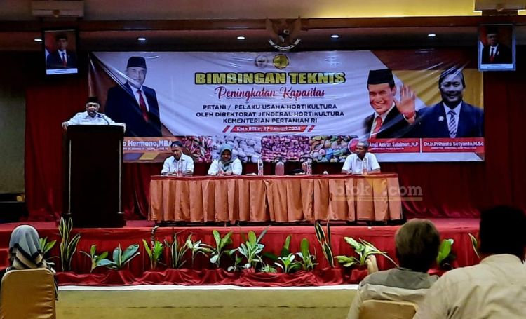 Bimbingan teknis (bimtek) peningkatan kapasitas petani/pelaku usaha hortikultura. (blok-a.com/Fajar)