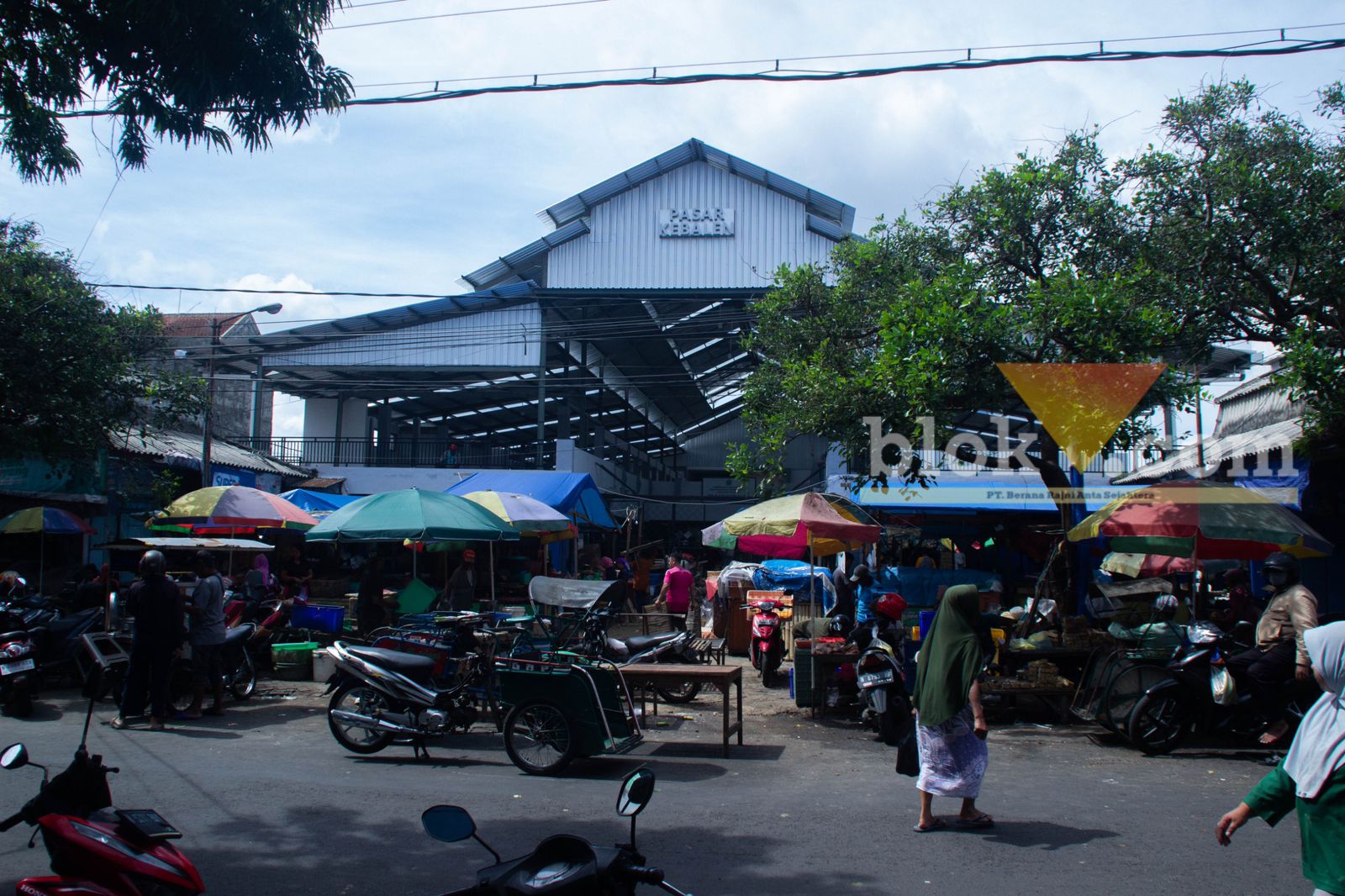 Pasar Kebalen tampak depan yang sedang dibangun (foto : Widya Amalia/Blok-A.com)