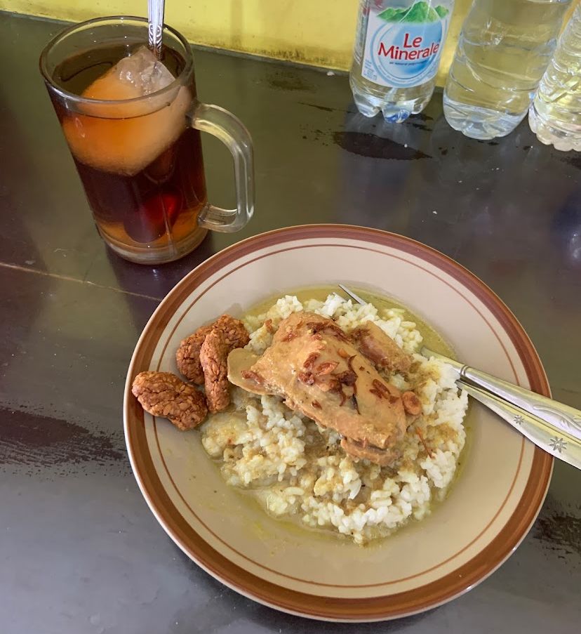 Menu kare ayam kampung mak ten (dok. Gmaps)