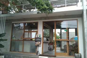 Suasana Jumpakopi dan sajian es kopi susu (foto : Widya Amalia/Blok-A)