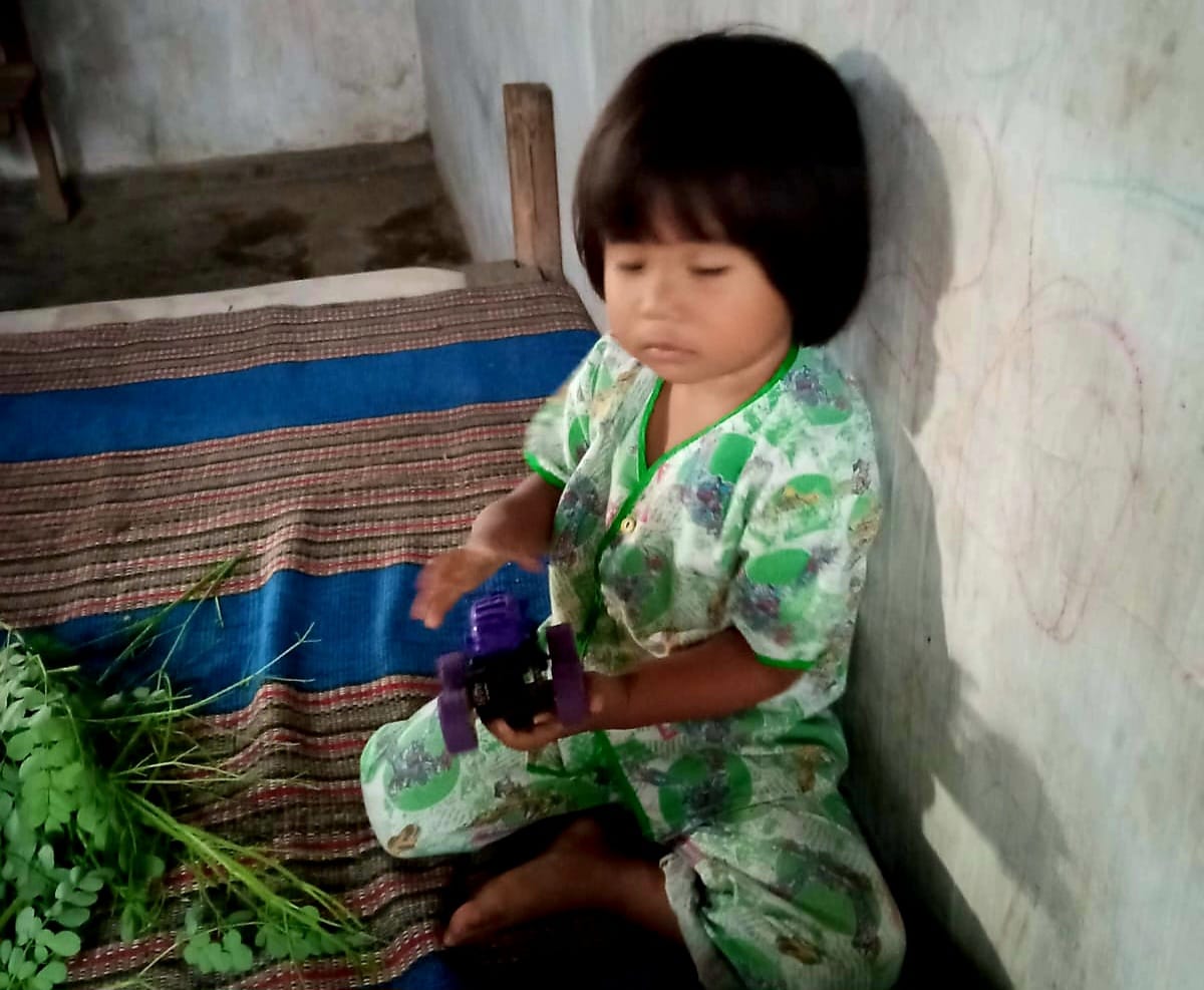 Nadia Rumadina (2,5), bocah yang hilang saat bermain di sungai Kali Mbambang Blitar. (blok-a.com/Bambang)