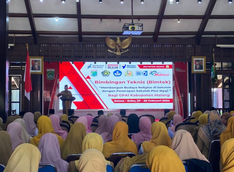 Ratusan guru Pendidikan Agam Islam (PAI) ikuti bimtek untuk sukseskan program sekolah plus ngaji di Pendopo Kepanjen, Kabupaten Malang (blok-a.com/ Putu Ayu Pratama S)