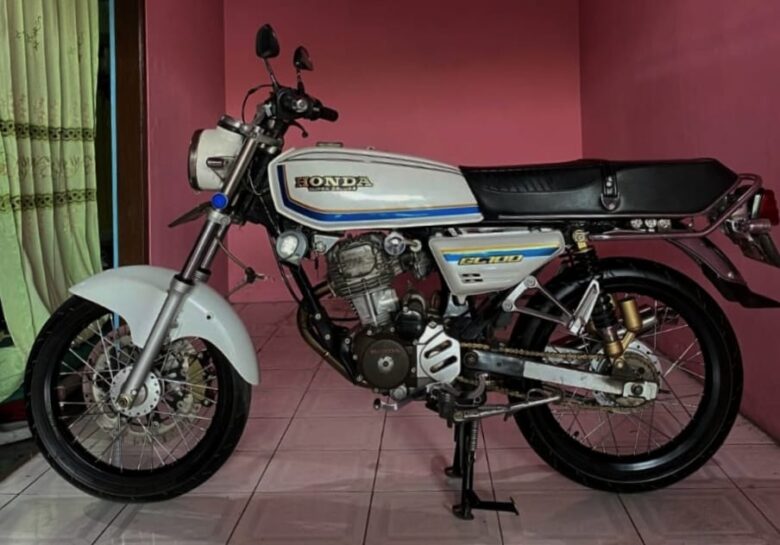 Caption: Sepeda motor yang dijual dalam kasus penipuan jual beli online (dok. Bayu for blok-a)