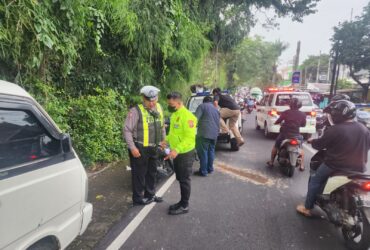 Diduga Ngantuk, Darah Perawat ini Berceceran Gegara Kecelakaan di Jalan LA Sucipto Malang
