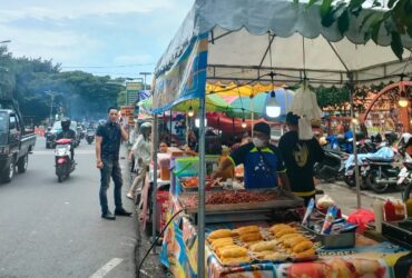 Suasana Pasar Takjil Suhat (Yuki Setiawan for blok-a)