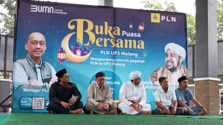 PLN Malang Bagi-Bagi Bingkisan Lebaran ke Anak Yatim dan Warga Sekitar Kantor