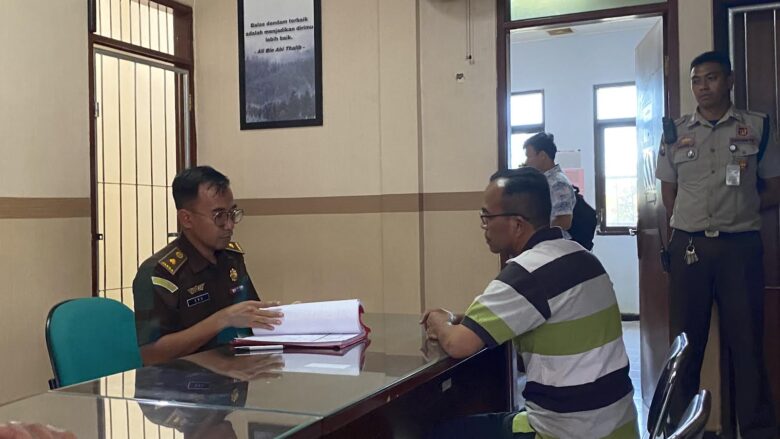 Terdakwa dilimpahkan Polres Malang ke Kejari Kabupaten Malang (blok-a.com/ Putu Ayu Pratama S)
