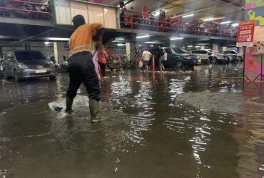 Banjir di lantai bawah atau parkir Malang Town Square (Matos), Jumat (22/3/2024) (blok-a/Bob Bimantara Leander)
