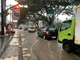 Hujan Lebat Mengguyur Kota Malang, Jembatan Soekarno-Hatta Banjir Lagi