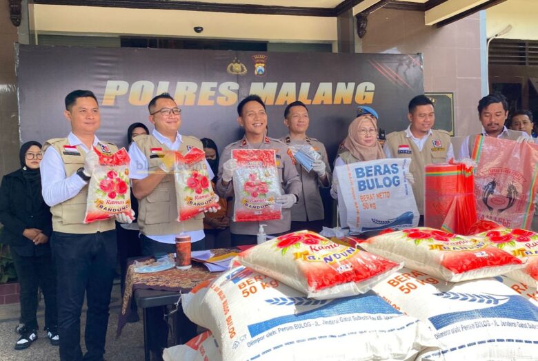 Press rilis Polres Malang, ungkap kasus repacking beras bulog menjadi beras premium di wilayah Kabupaten Malang (blok-a.com/ Putu Ayu Pratama S)