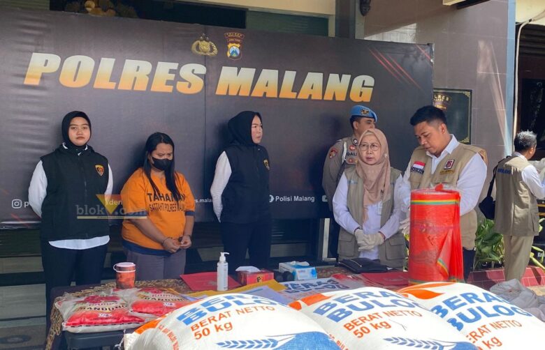 Press rilis Polres Malang, ungkap kasus repacking beras bulog menjadi beras premium di wilayah Kabupaten Malang (blok-a.com/ Putu Ayu Pratama S)