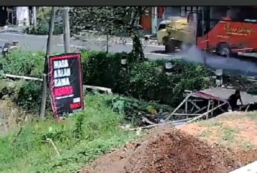 Video CCTV Kecelakaan Beruntun di Klampok Singosari