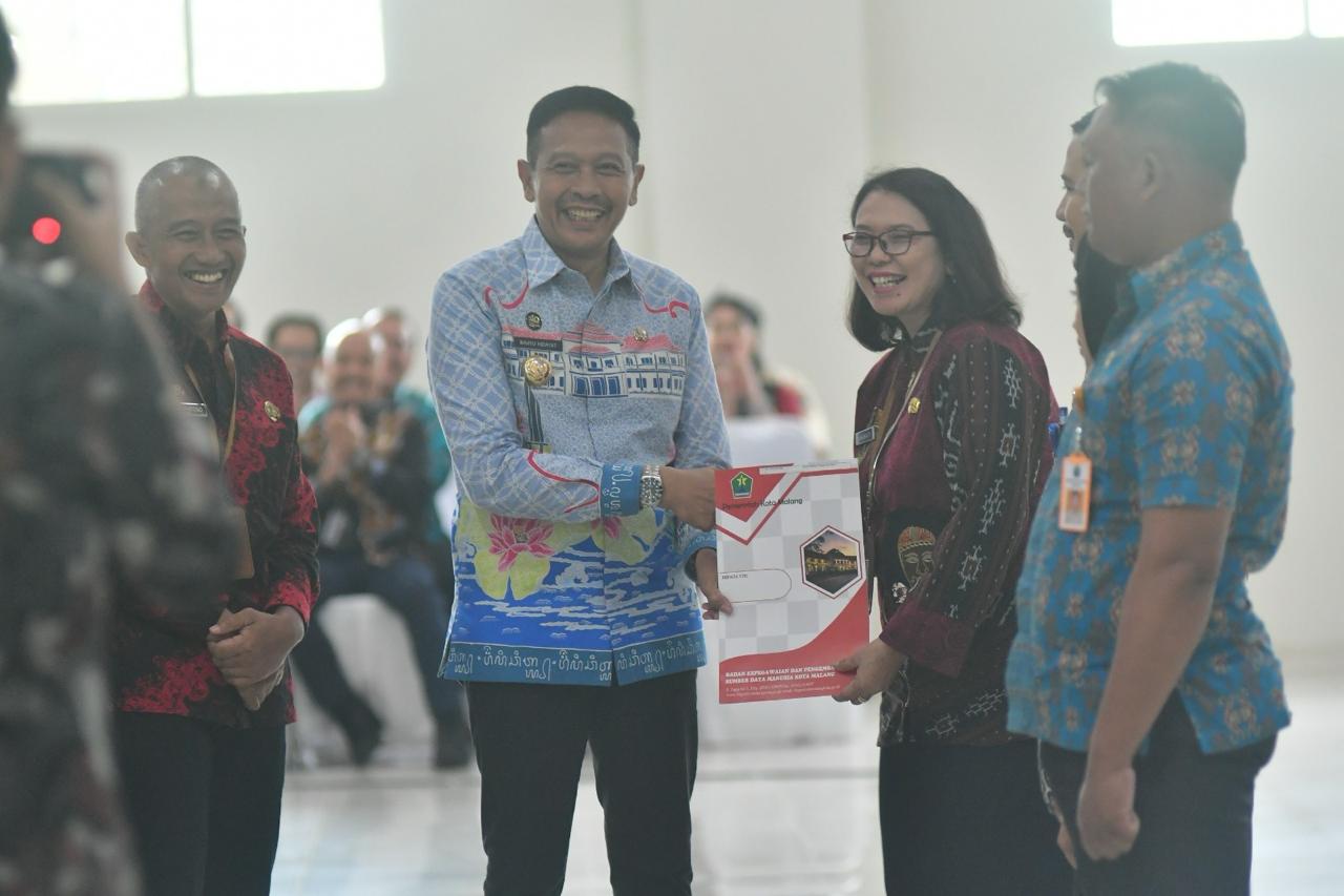 Pemkot Malang Angkat Ratusan ASN Hingga Naikkan Pangkat PNS, Ini Pesan Pj Wali Kota Malang