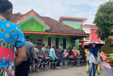 Antrian Pangan Murah di Dinas Ketahanan Pangan Kabupaten Malang (blok-a.com/ Putu Ayu Pratama S)
