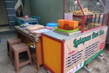 Warung lalapan Buk kos-dok maps kuliner dekat kampus Unitri Malang