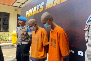 Dua tersangka pencurian dengan kekerasan hingga satu korban tewas dan satu korban luka-luka di Desa Mangliawan, Kecamatan Pakis, Kabupaten Malang (blok-a.com/ Putu Ayu Pratama S)