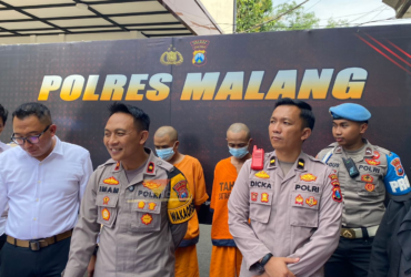 Dua tersangka pencurian dengan kekerasan hingga satu korban tewas dan satu korban luka-luka di Desa Mangliawan, Kecamatan Pakis, Kabupaten Malang (blok-a.com/ Putu Ayu Pratama S)