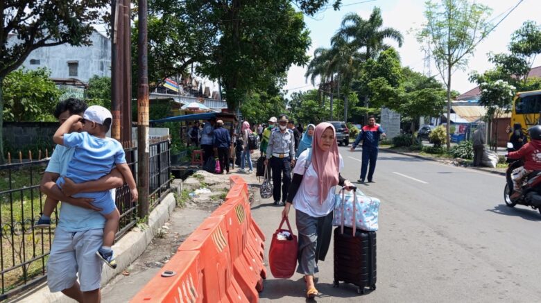 Suasana Terminal Arjosari Kota Malang, Senin (15/4/2024) (blok-a/Satria Akbar Sigit)