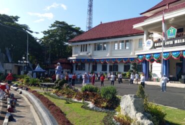 Senam STMJ Perdana di Balai Kota Malang Meriah, Ratusan Orang Tumpek Blek
