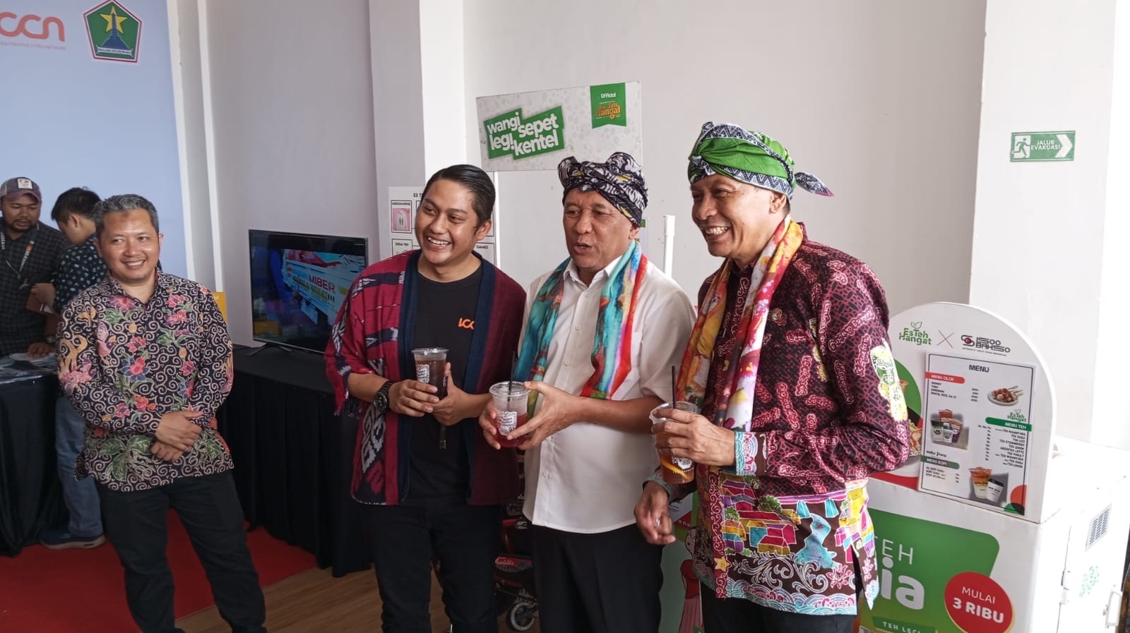 Menteri Koperasi dan UKM Teten Masduki turun gunung mengunjungi Plut KUMKM Summit 2024 di Malang Creative Center (MCC)