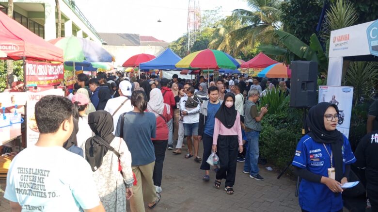 Makin Rapi, Penataan UMKM di CFD Reborn Bikin Nyaman Pengunjung