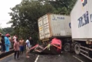 Terlibat Kecelakaan Beruntun dengan 2 Truk, Pengendara Motor asal Malang Tewas