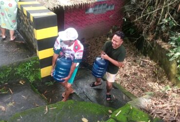 Krisis Air Bersih Pasca Pipa PDAM Kota Malang Jebol, Warga Manfaatkan Sumber