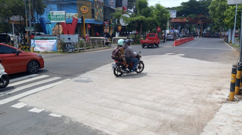 Jalanan Simpang Ranugrati Sudah Bisa Dilewati Pasca Ambles