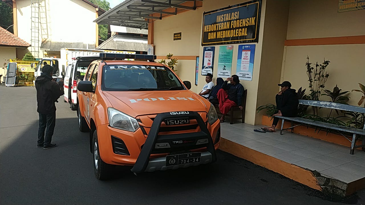 Penganiayaan di Makam Mbah Kandank Dampit Malang, Korban Dibacok