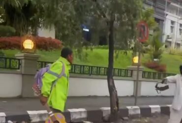 Pria Pukul Pengguna Jalan Pakai Gitar di Malang Viral, Terungkap Ini Sosoknya