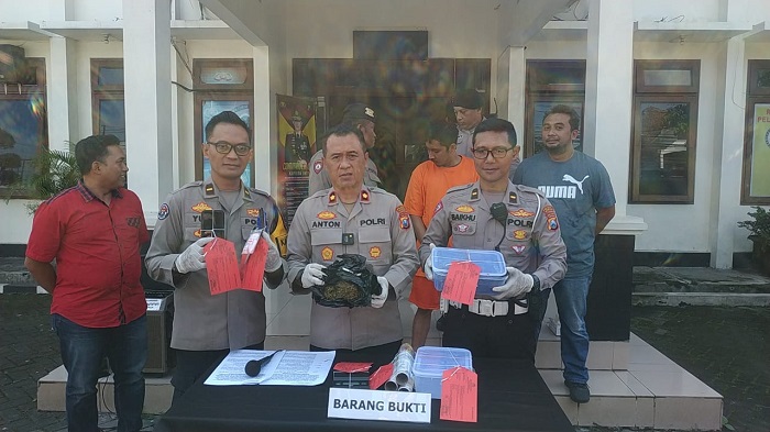 Pengedar ganja asal Kota Balikpapan, Kalimantan Timur diringkus Polsek Lowokwaru.