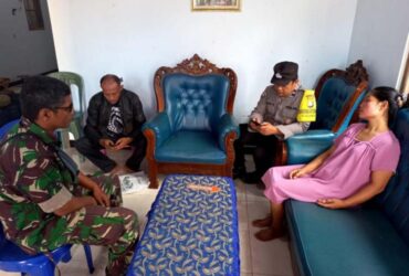 Petugas kepolisian meminta keterangan korban perampokan di Kalipare, Kabupaten Malang (dok. Polres Malang)