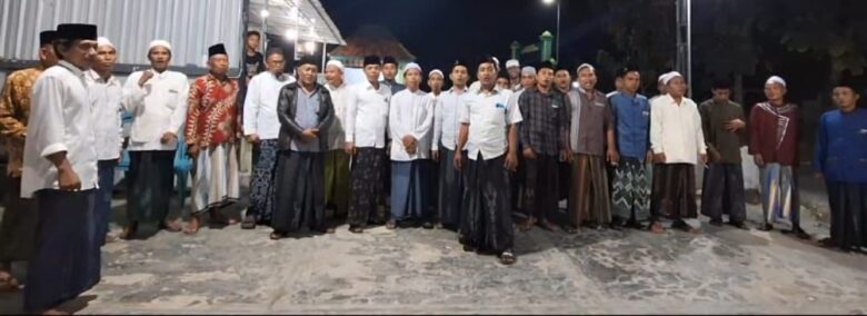 Kecamatan Kedungdung, Kabupaten Sampang, menyerukan petahana Bupati Sampang Haji Slamet Junaidi memimpin lagi, Jumat (17/5/2024).
