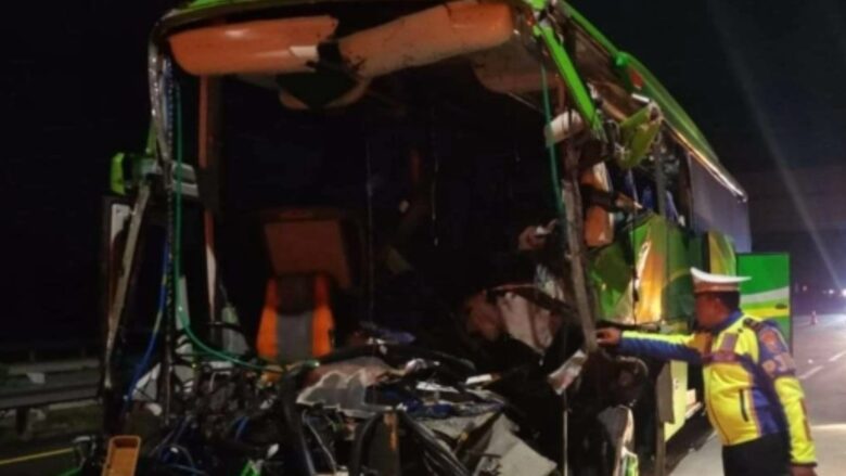 Rombongan Study Tour SMP PGRI 1 Wonosari Malang Kecelakaan di Tol Jombang-Mojokerto, 2 Tewas