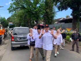 Ketua DPC Gerindra Kota Malang, Moreno Soeprapto saat mendaftarkan kader di Pileg 2024