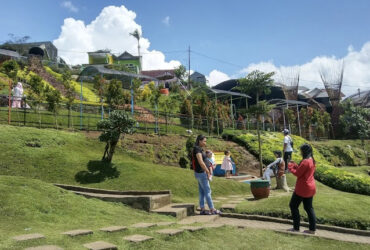 Taman Kelinci, Pengalaman Menarik Wisata Bersama Kelinci di Malang